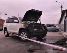 Підпал після виборів: сумському депутату пошкодили «Ленд Крузер»