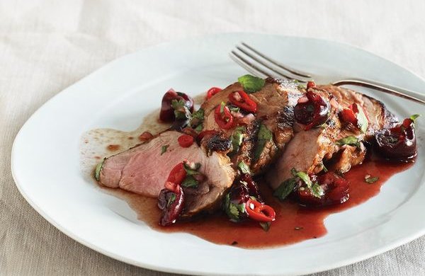 Вам точно сподобається: свинина з сушеною вишнею та червоним вином