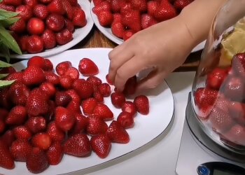 Полуниця, скрін, відео YouTube