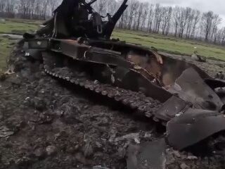 Знищена російська техніка. Фото: скриншот YouTube