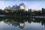 Оболонське озеро перетворилося на зливний бачок для нафти, кияни б'ють на сполох