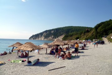 Туристів на Азовському морі ледь не віднесло у "віджатий" Путіним Крим: врятувало тільки диво