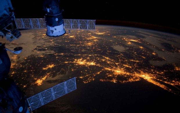 Экипаж МКС выходит в открытый космос - видеотрансляция