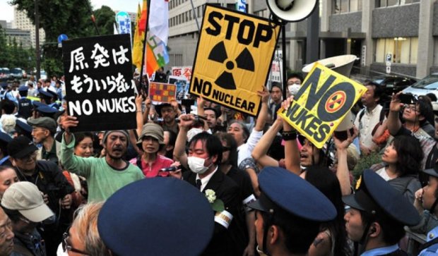 В Японии протестуют из-за ядерных отходов