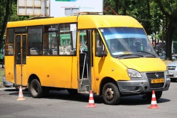 У Дніпрі маршрутка "розсипалася" на ходу, вереск на все місто: перевірки не допомагають