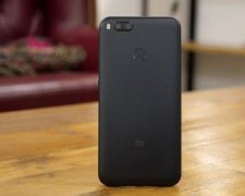 Xiaomi Mi 8X: глава компанії "засвітив" секретний смартфон