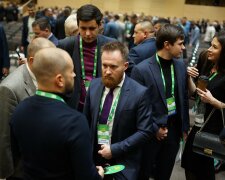 Перший з'їзд "Слуги народу" Зеленського спантеличив українців, фото: "Треба бути с*ксі, щоб збуджувати"