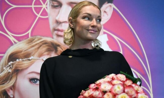 По рукам ходит: пьющая Волочкова показала нового любовника