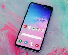 Samsung Galaxy S10 невозможно отремонтировать: дешевле купить новый