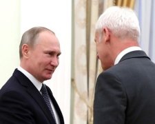 Глава Volkswagen подарував Путіну срібне авто