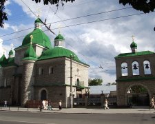 Таинственный вещий знак заметили в храме Тернополя: открылись сами