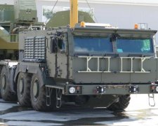 Ментотрактор: у Путіна показали давилку для людей на мітингах