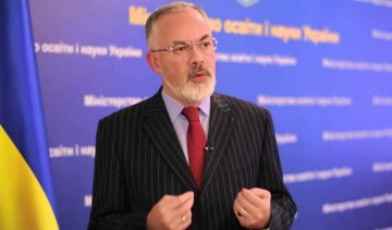 Справа Табачника: суд заарештував будинок і ділянку матері втікача міністра