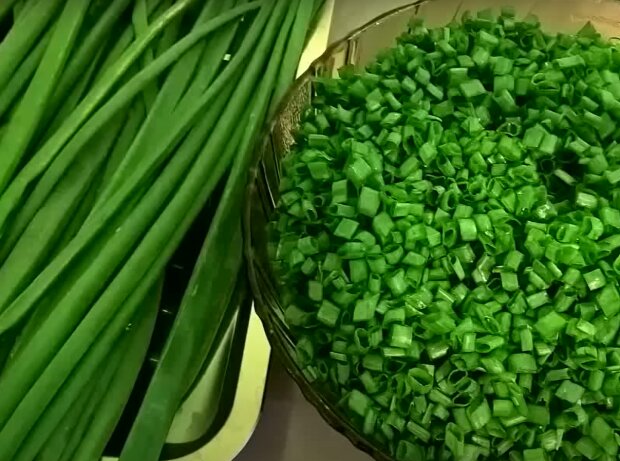 Зелена цибуля, скріншот з відео