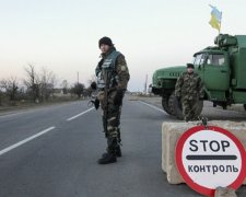 Шахраї беруть 1600 грн за підробні перепустки на Донбас