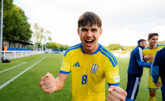 Павло Люсін у формі збірної України U-19