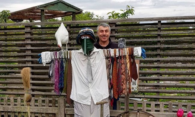 Комаровський пригрозив батькам відповідальністю: їдять зелені яблука та комах