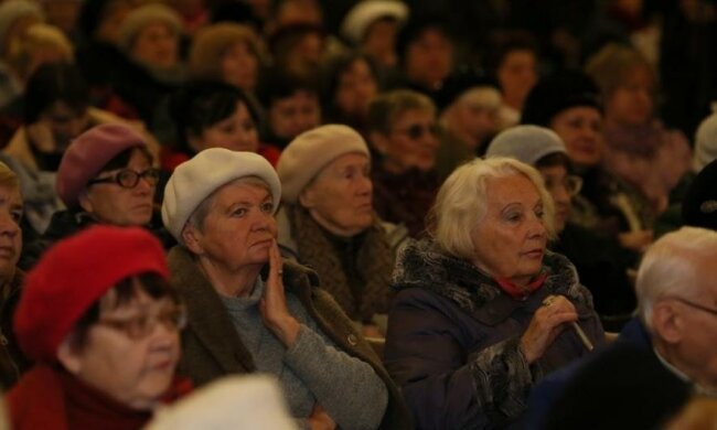Пенсионеров обложат дополнительным сбором