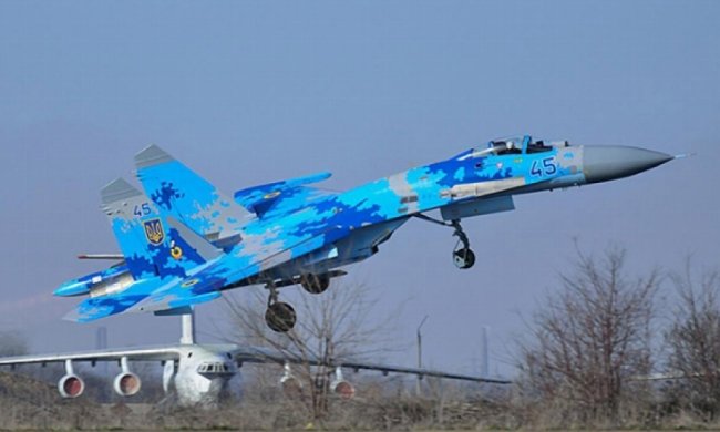 Як «переодягали» Су-27: рулони кальки і терпіння (фото)