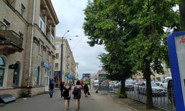Стихия искупает киевлян под контрастным душем - ливни, жара и ветер