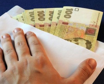 Посадовці Харкова виплатили собі премій на 7,5 млн грн 