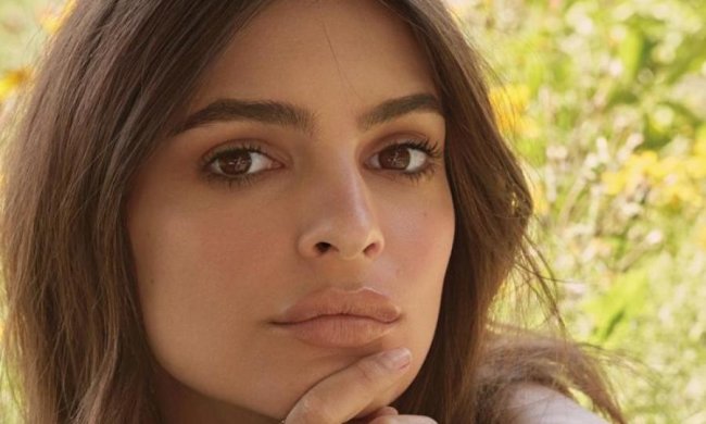 Ратаковскі посвітила диньками з усіх боків: фото