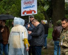 Євробляхи проти Кабміну: хроніка подій та вимоги