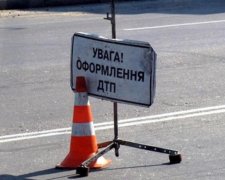 На Закарпатті автомобіль врізався у потяг 