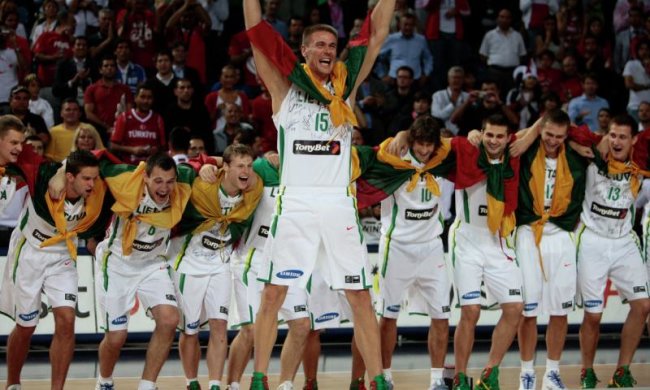 Как за секунду стать секс-символом страны: Пример от баскетбольного тренера

