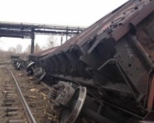 Залізнична катастрофа у Львові: кілька вагонів зійшли з рейок