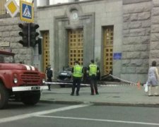 Харківський шумахер на шаленій швидкості влетів до Кернеса: перевіряв на міцність, кадри інциденту