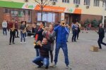 У Дніпрі вуличні музиканти влаштували гарячу вечірку посеред міста, городяни пустилися в танок - "До сліз"
