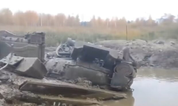 Оккупанты потопили 4 танка без всякого боя с воинами ВСУ: дальше только на металлолом