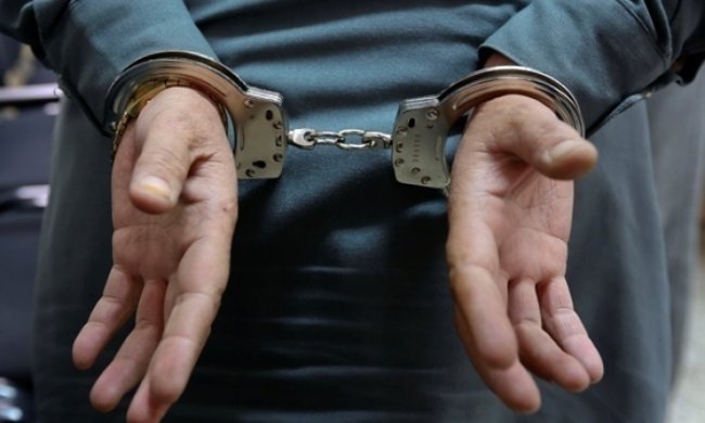 На Дніпропетровщині зарізали пенсіонера, а труп кинули на узбіччі