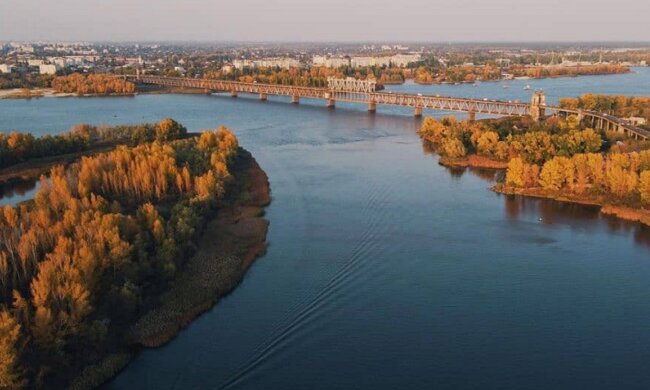 Украинские реки загрязнены лекарствами от коронавируса: признание Кабмина