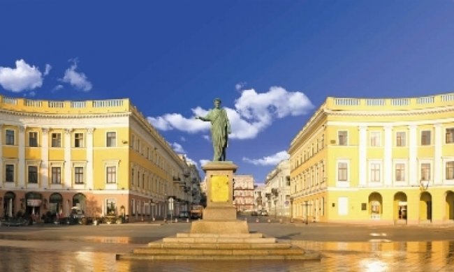 Одесити вміють водити машину навіть у несвідомому стані