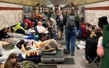 Метро, укриття, зображення з соцмереж