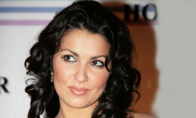 Певица с говорящей фамилией больше не попадет в Украину