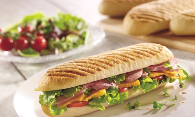 Швидкий рецепт паніні з шинкою і сиром