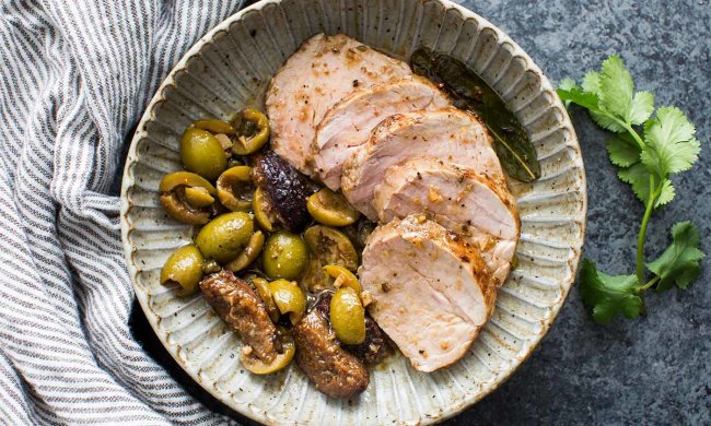 Рецепт для настоящих гурманов: бальзамическая свинина с оливками