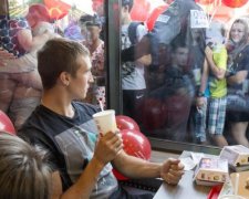 Сором: росіяни давили дітей через безкоштовне морозиво