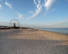 На море у жовтні: у Кирилівці компанія "моржів" влаштувала оксамитовий сезон на крижаному узбережжі, фото не для мерзляків