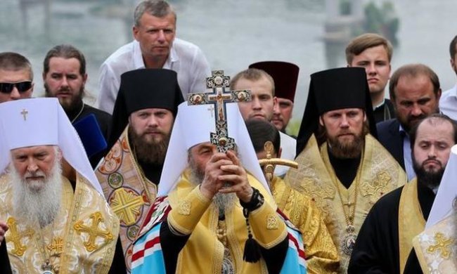 Томос під загрозою? Московські попи прийняли зрадницьке рішення, Іуда курить в сторонці