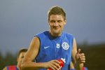 Український форвард проводить час з відомим шоуменом на курорті