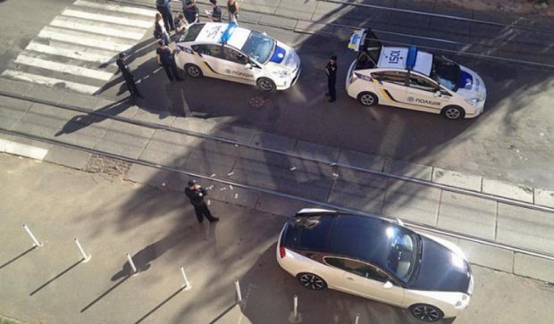 Київську поліцію закидали доларами (фото)