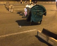 Протестуючі проти зносу МАФів перекрили проспект Бажана