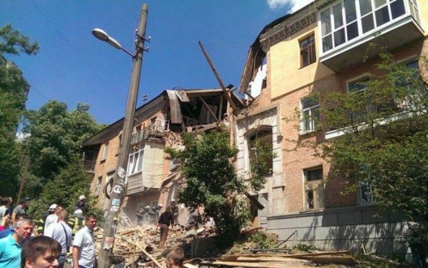 Вибух будинку в Києві: мешканці пояснили, кому це вигідно