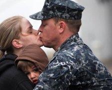 Дружини військовослужбовців гірше сплять