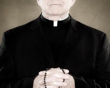 Російському священику привидівся величезний фалос посеред вулиці
