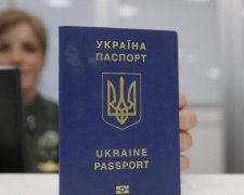 Українці дізналися, хто затягує видачу біометрики